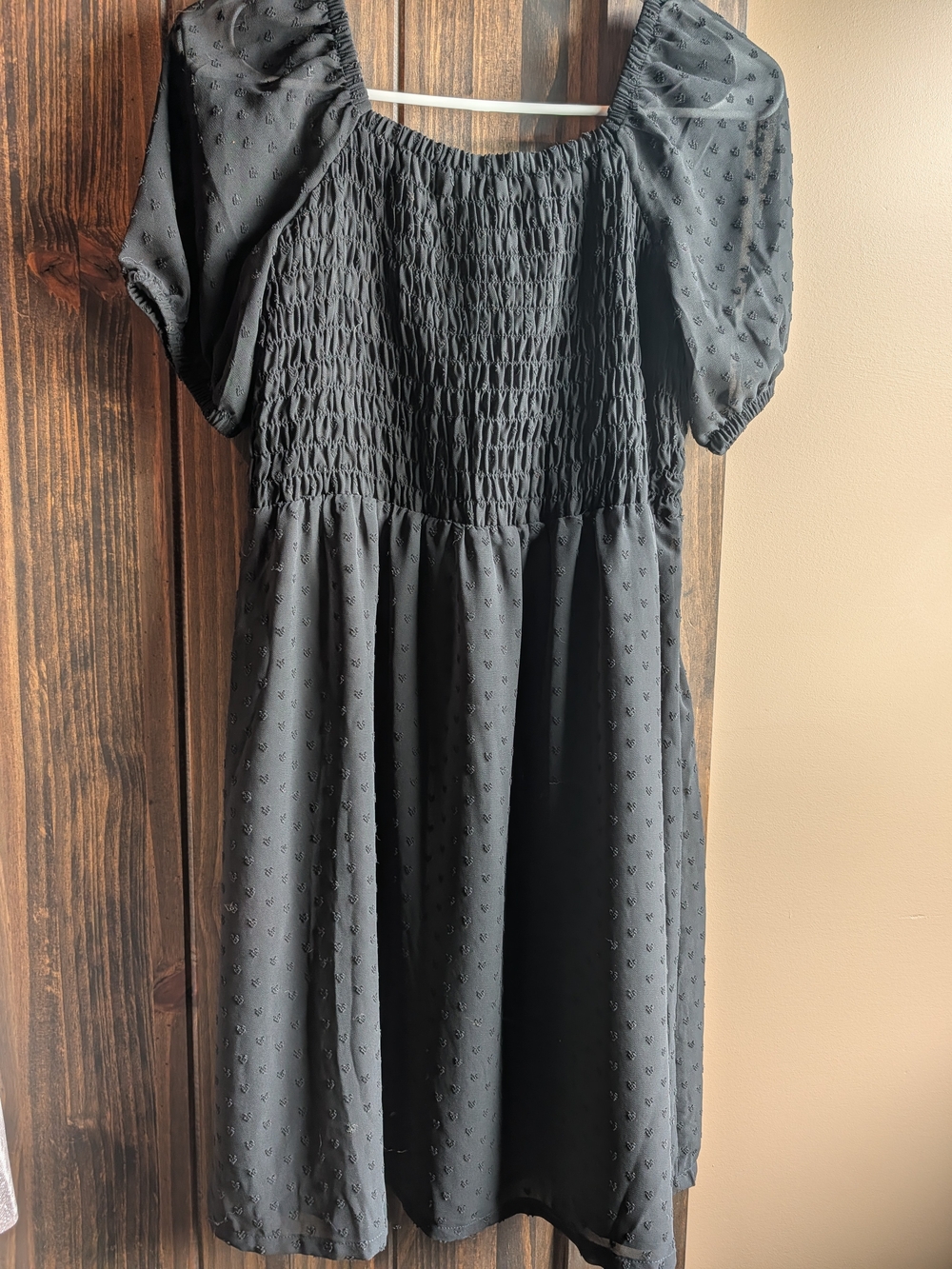 Old Navy Black Puff-Sleeve Smocked Casual Dress